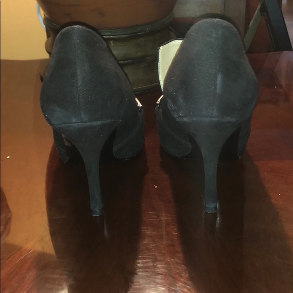 Nine West Suede Heel - Picture 4 of 5